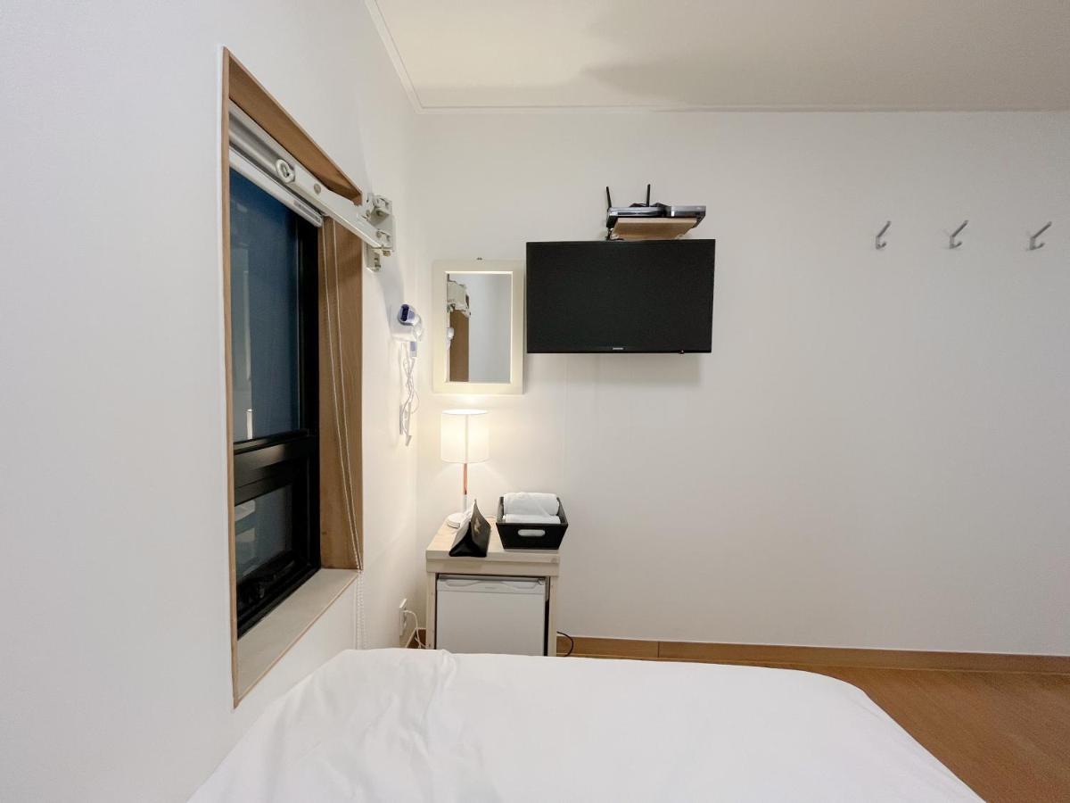 K9 Myeongdong Hotel Seoul Bagian luar foto